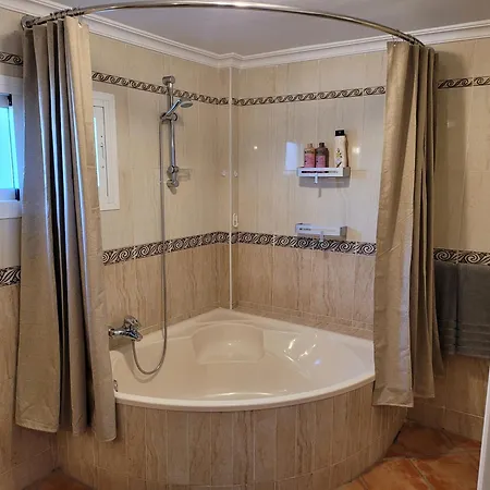 Luxury Sea Views With Pool 아파트 마닐바