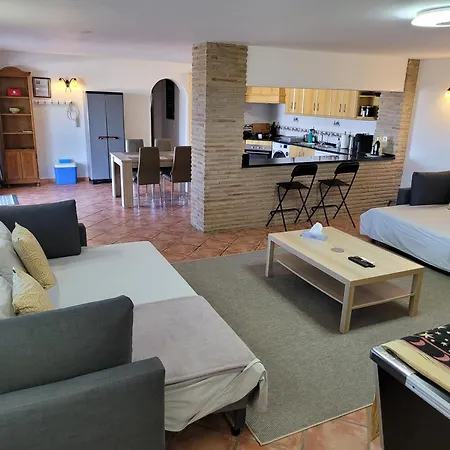 Luxury Sea Views With Pool Apartment